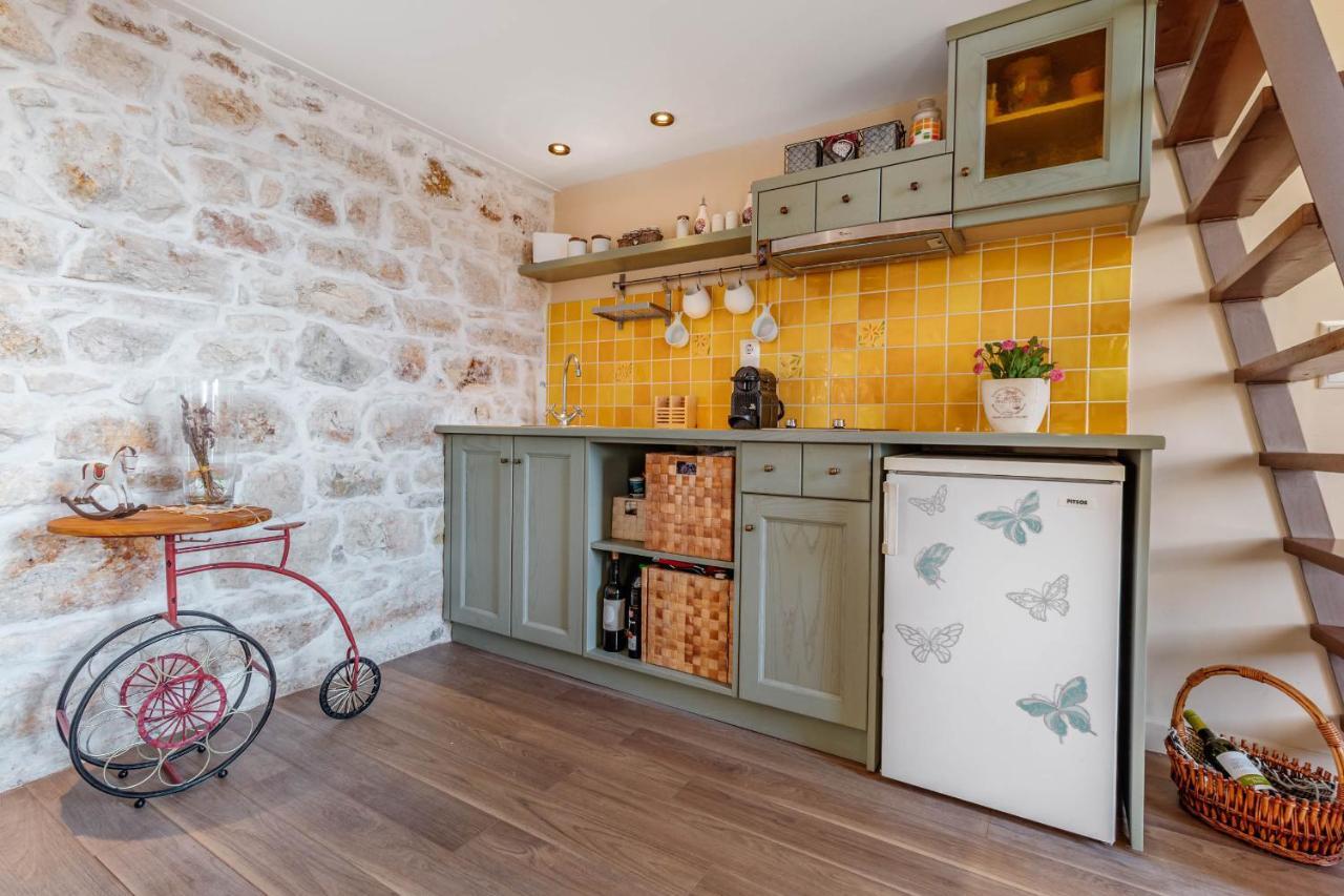 Ferienwohnung Mouragia Loft - Waterfront Old Corfu Town Exterior foto